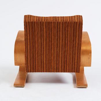 Alvar Aalto, a model 400 'Tank Chair', executed by Aalto Möbler in Hedemora, Sweden 1945-56.