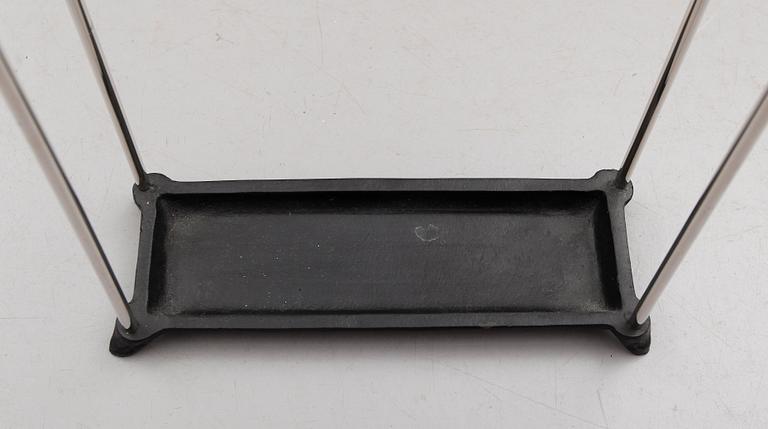 PARAPLYSTÄLL, 1900-talets andra hälft.