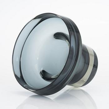 Kaj Franck, A glass vase, model KF 260. Signed K Franck Nuutajärvi Notsjö -60.
