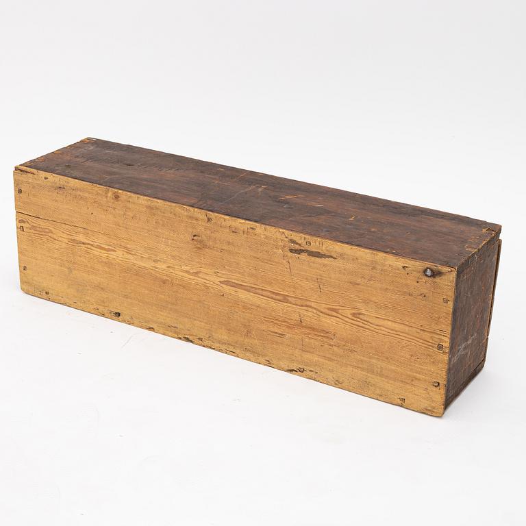 Box, folk art, 19th century.