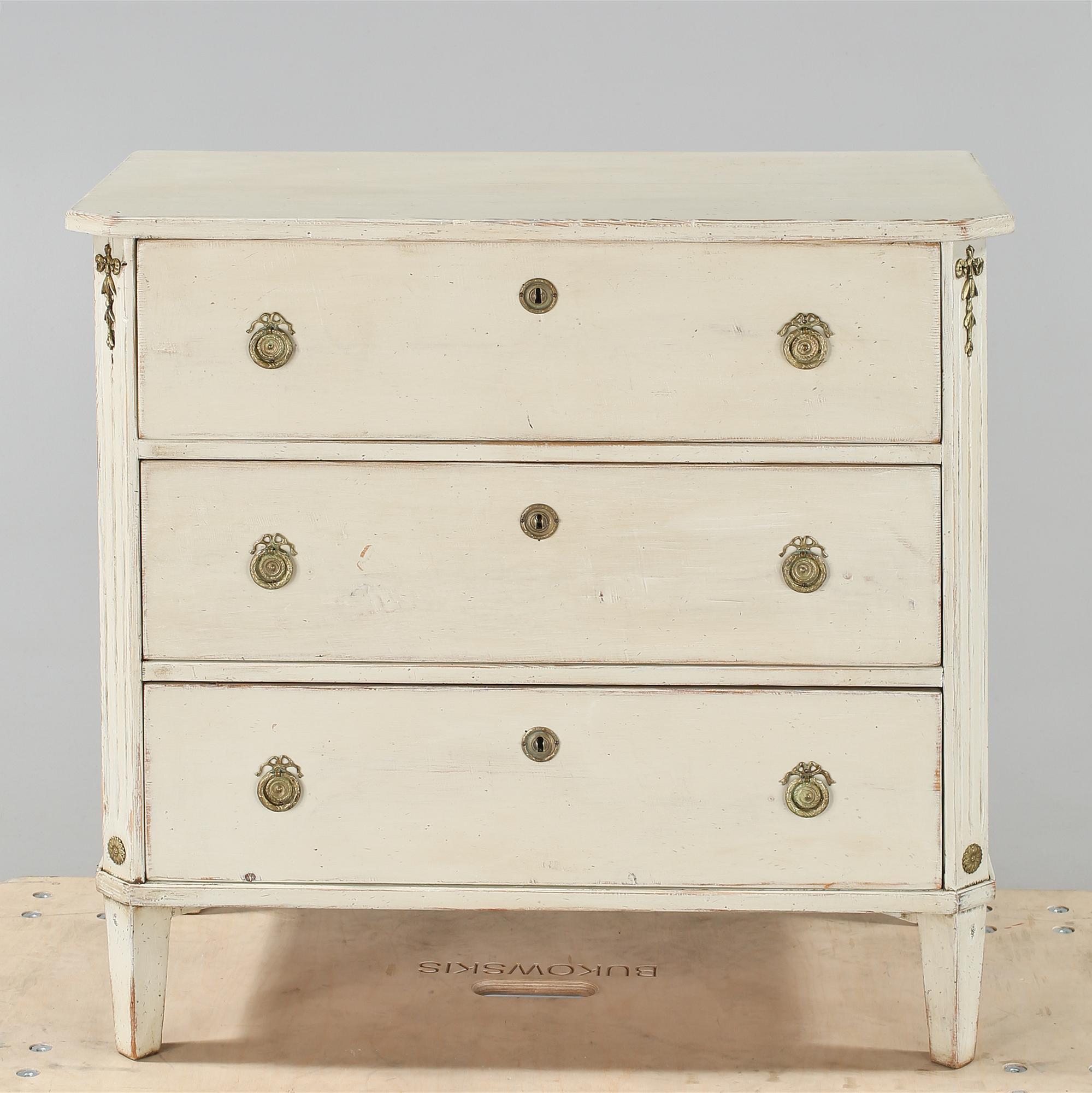 BYRÅ, sengustaviansk stil, omkring år 1900.