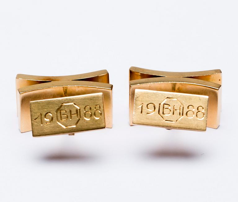 MANSCHETTKNAPPAR, 18 k guld. Bengt Liljedahl, Stockholm, 2001. Vikt ca 52 g.