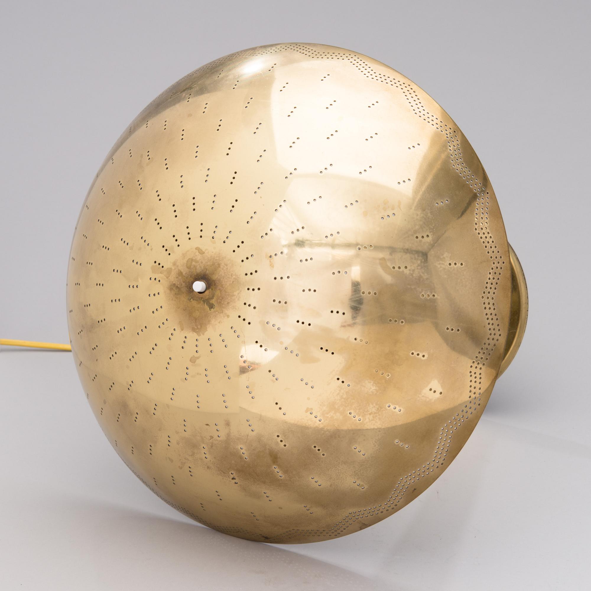 PAAVO TYNELL, BORDSLAMPA. Tillverkad av Taito Oy. 1930/40-tal.