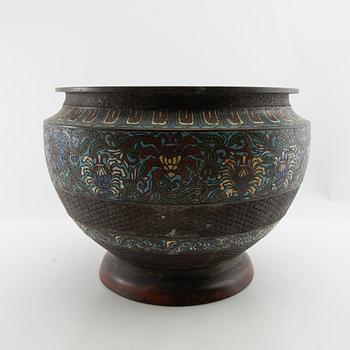 Vase/Outer casing China 20th century cloisonné.