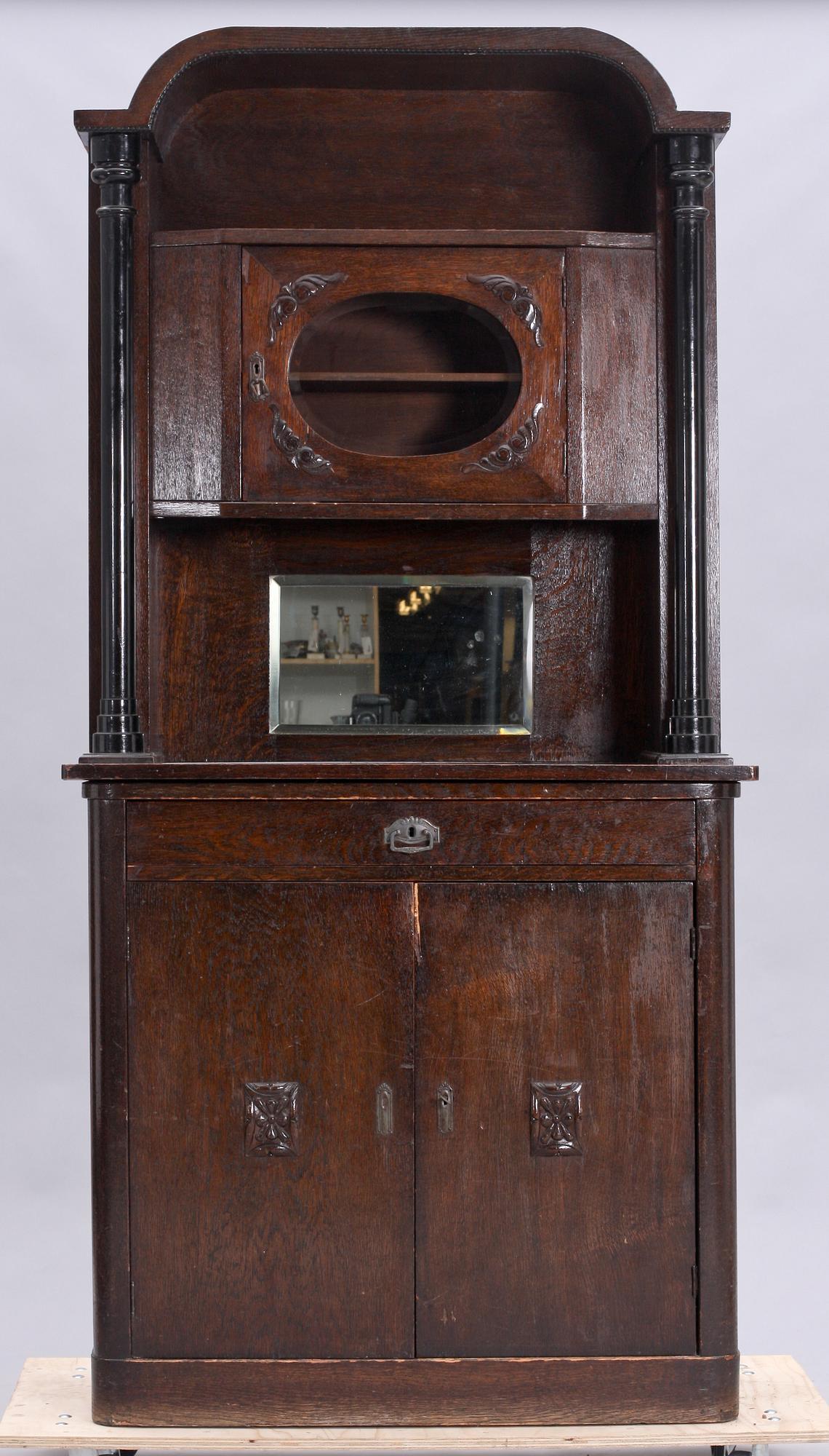 SKÄNKSKÅP, jugend, Ungern 1910-tal.