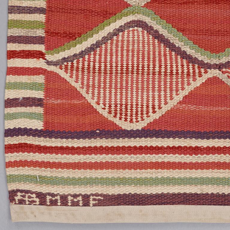 Barbro Nilsson, MATTO, "Rödspättan", flat weave, ca 313,5 x 203 cm, signed AB MMF BN.