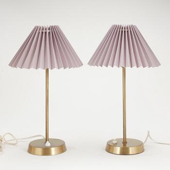 BORDSLAMPOR, ett par, Bergbom, 1900-talets andra hälft.