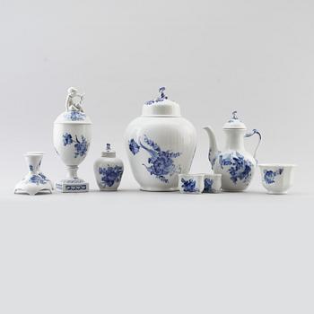 SERVISPORSLIN, 8 delar, "Blå Blomst", Royal Copenhagen.