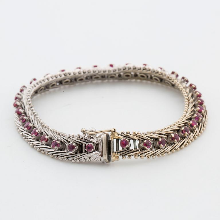 Bracelet with faceted rubies.