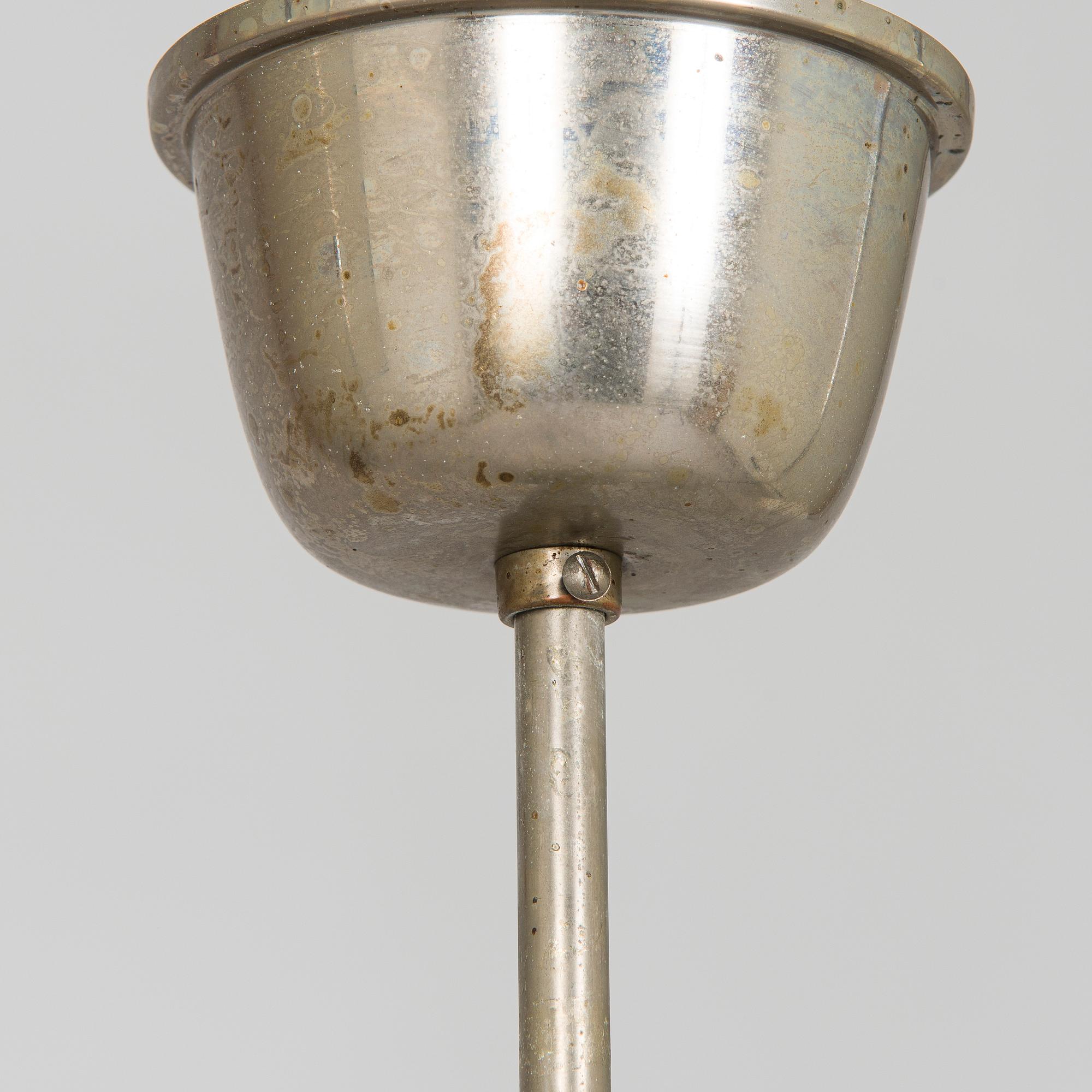 Paavo Tynell, A 1930s made to order chandelier for Taito.
