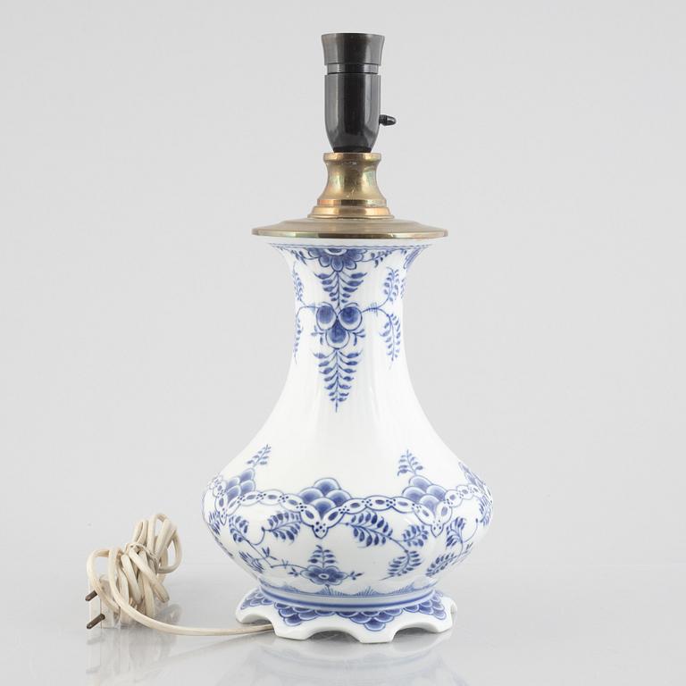 A 'Blue Fluted Plain' / 'Musselmalet' porcelain table lamp, Royal Copenhagen, model 1212, post 1923.