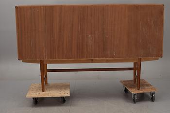 SIDEBOARD, teak. 1900-talets andra hälft.