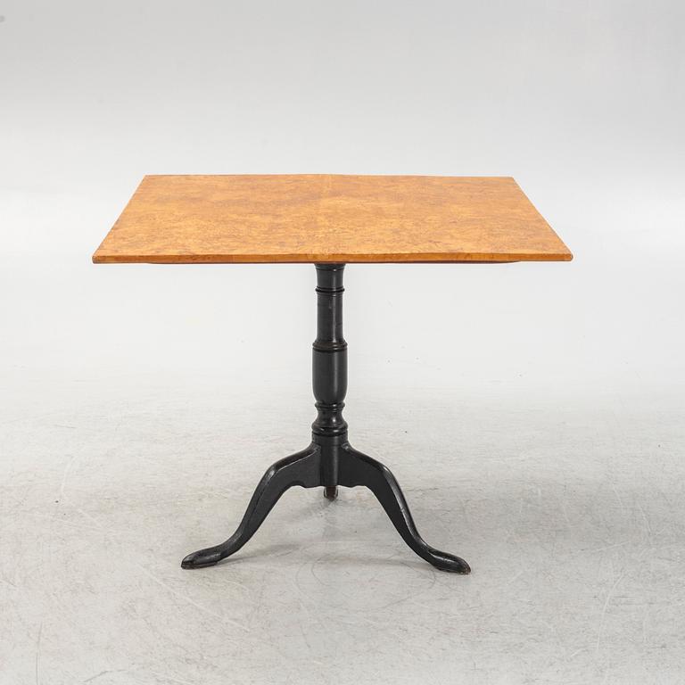 A folding table by Lars Erik Lindell (master in Köping, Sweden 1818-1843).
