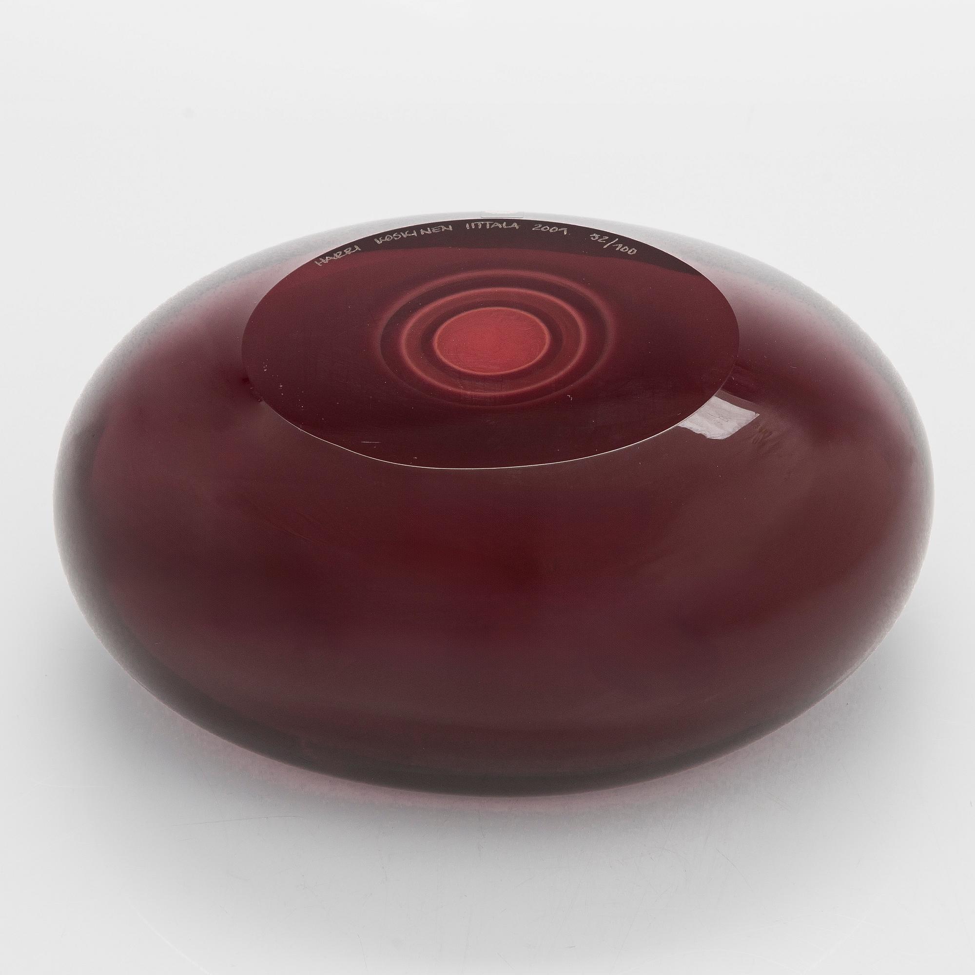 Harri Koskinen, lasiveistos, signeerattu Harri Koskinen Iittala 2009, numeroitu 52/100.
