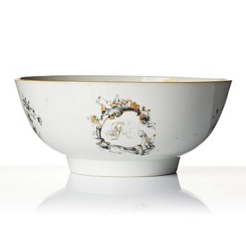 A grisaille decorated punch bowl, Qing dynasty, 18th century.