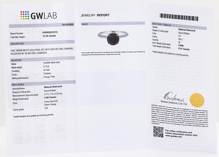 A 14K white gold ring with diamonds ca. 2.30 ct in total. GWlab certificate.