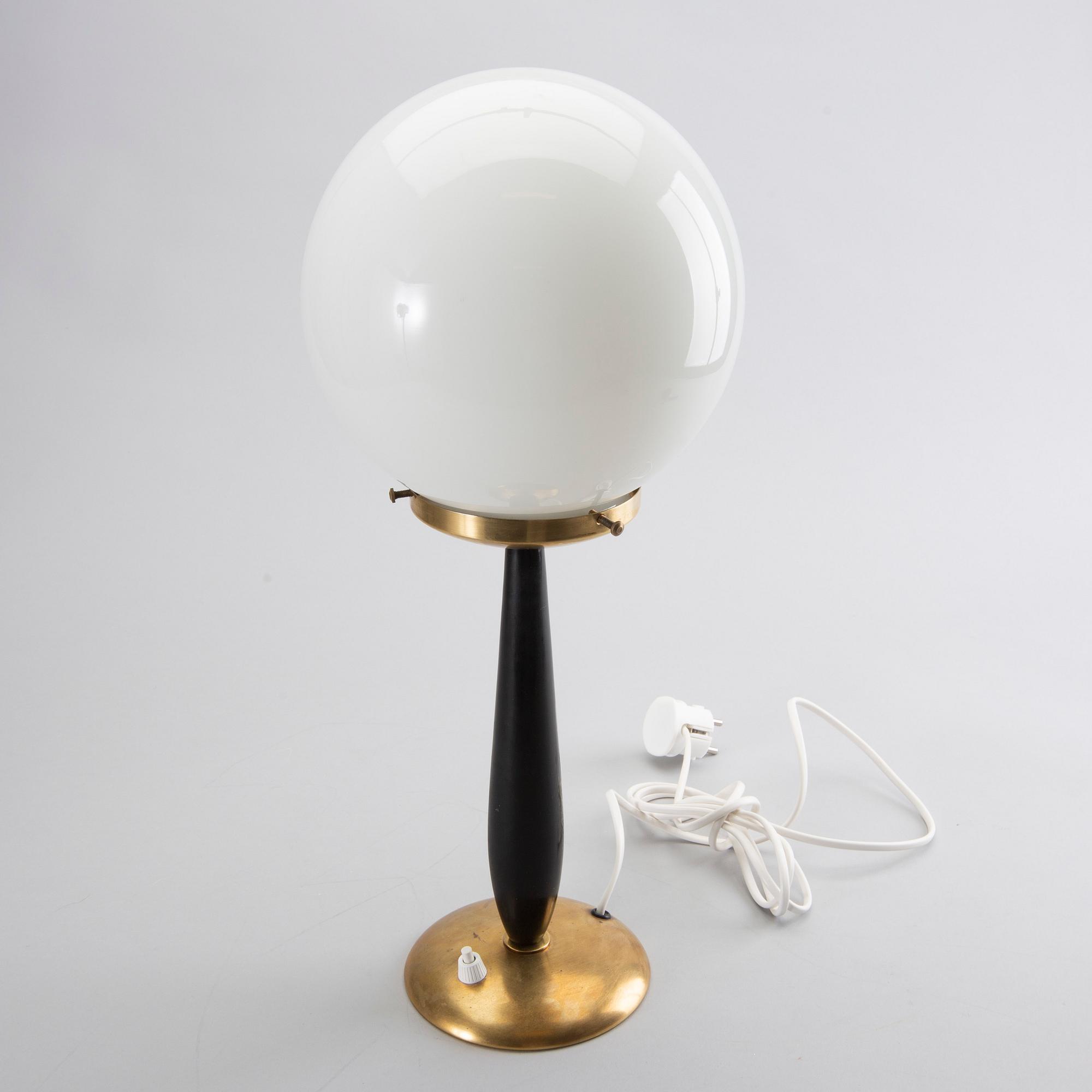 A mid 20th century table lamp.