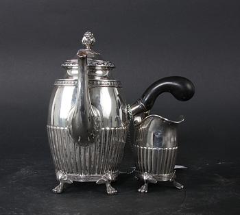 KAFFEKANNA OCH MJÖKKANNA, silver, Möllenborg Stockholm 1919.