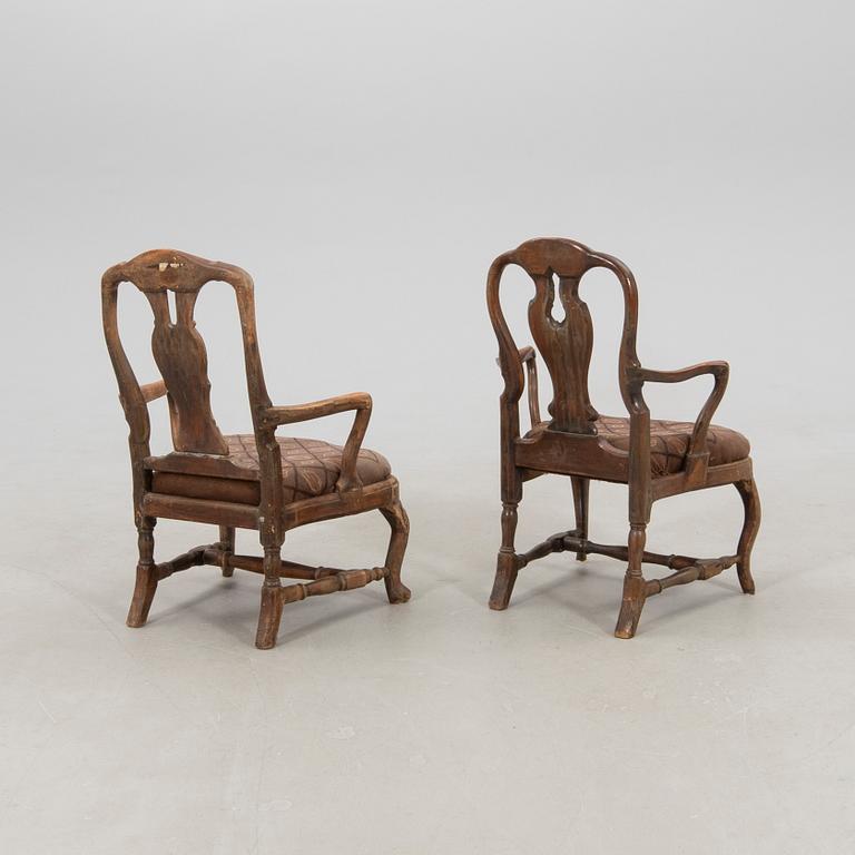 Karmstolar två st , rokoko  1700-talets mitt.