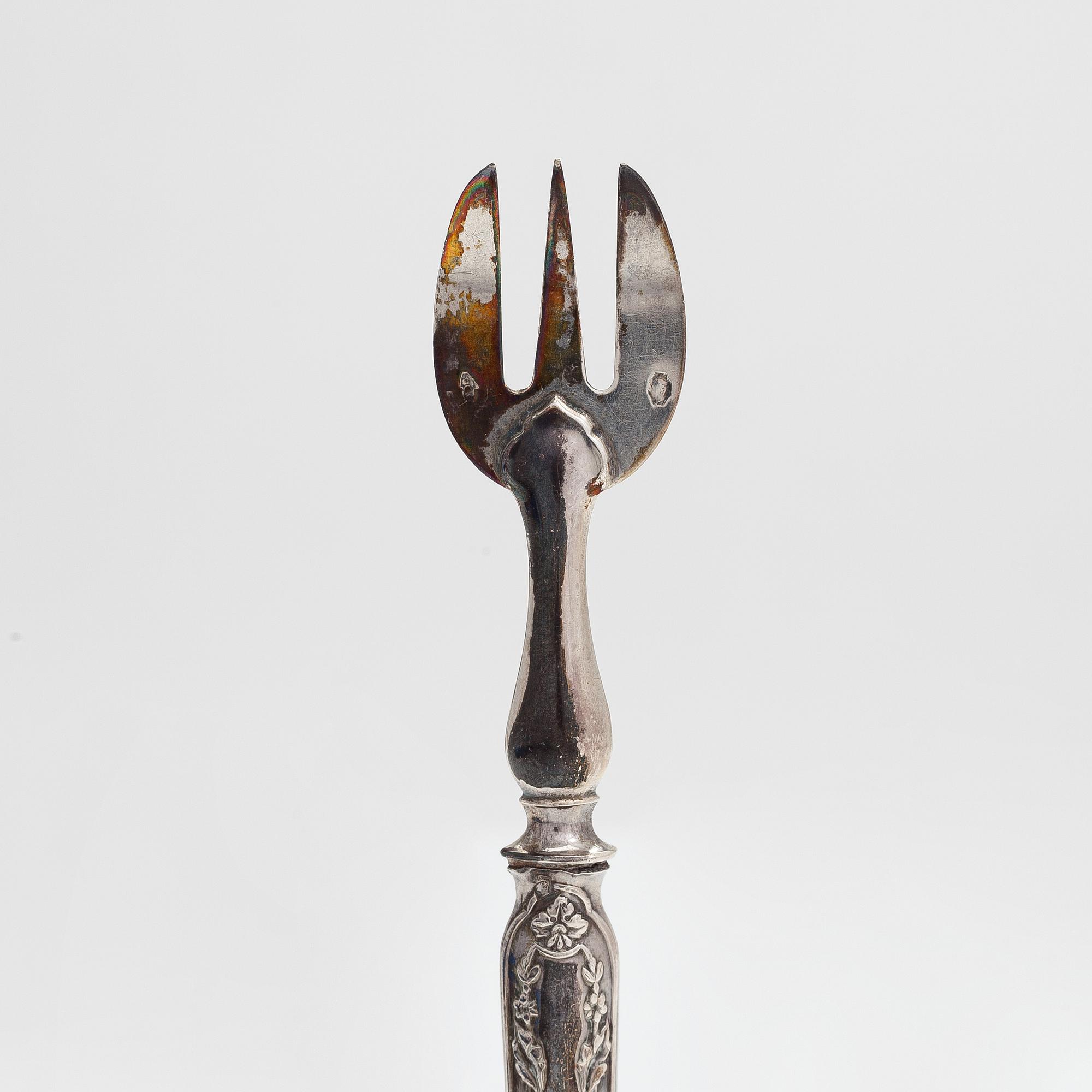 Ostrongafflar, 12 st, silver, stämplade PDR med stjärna, fransk exportstämpel.