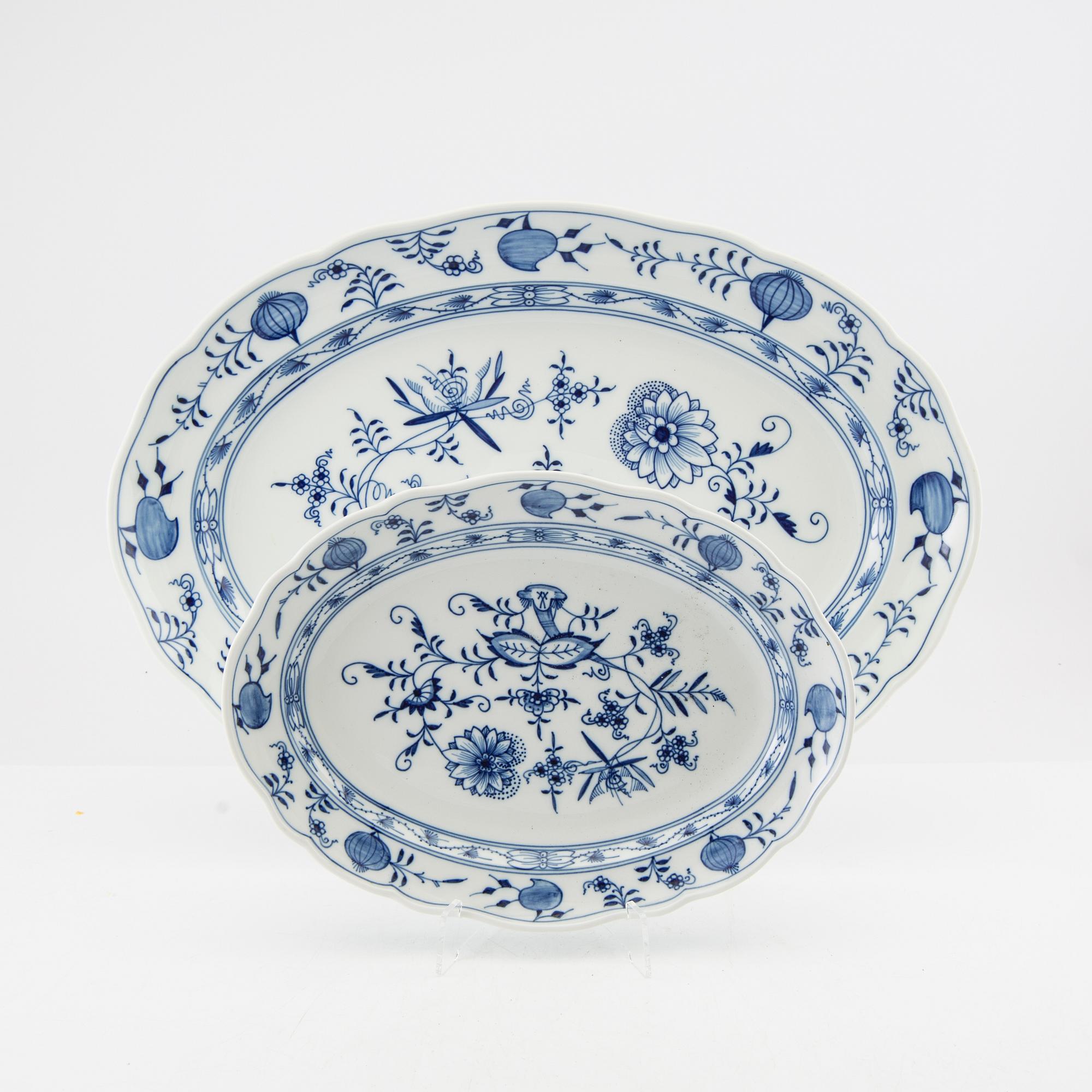 Servis 139 dlr porslin "Lökmönstret" Meissen Tyskland 1900-tal.