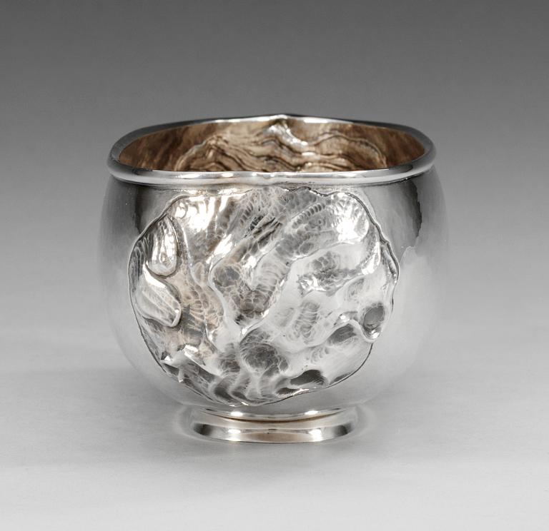 An Olle Ohlsson sterling bowl, Stockholm 1995.