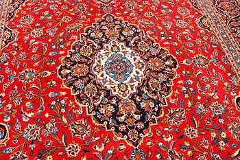 A Keshan carpet, c. 380 x 255 cm.