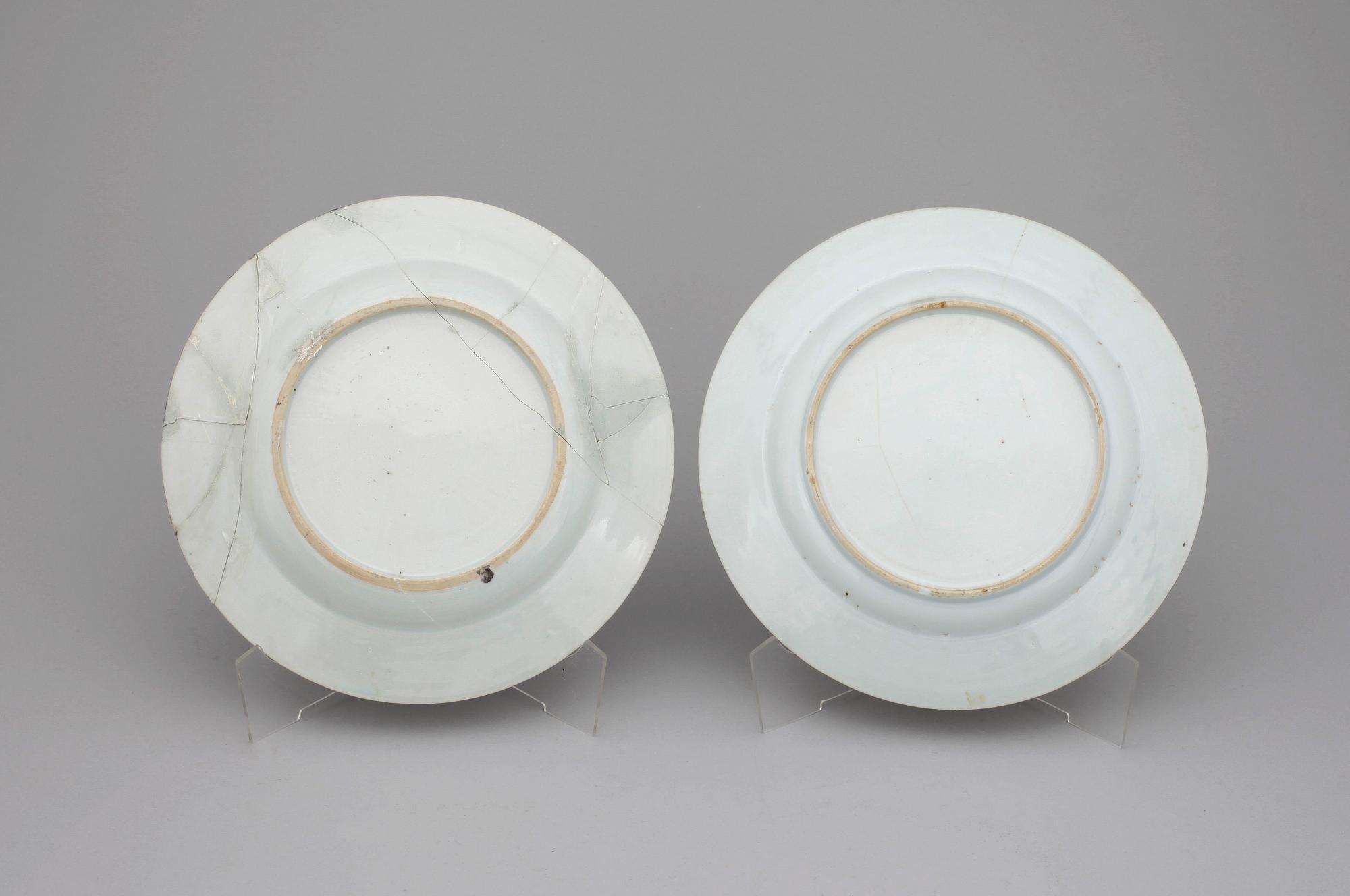 TALLRIKAR, ett par, porslin, Qianlong (1736-95), Kina.