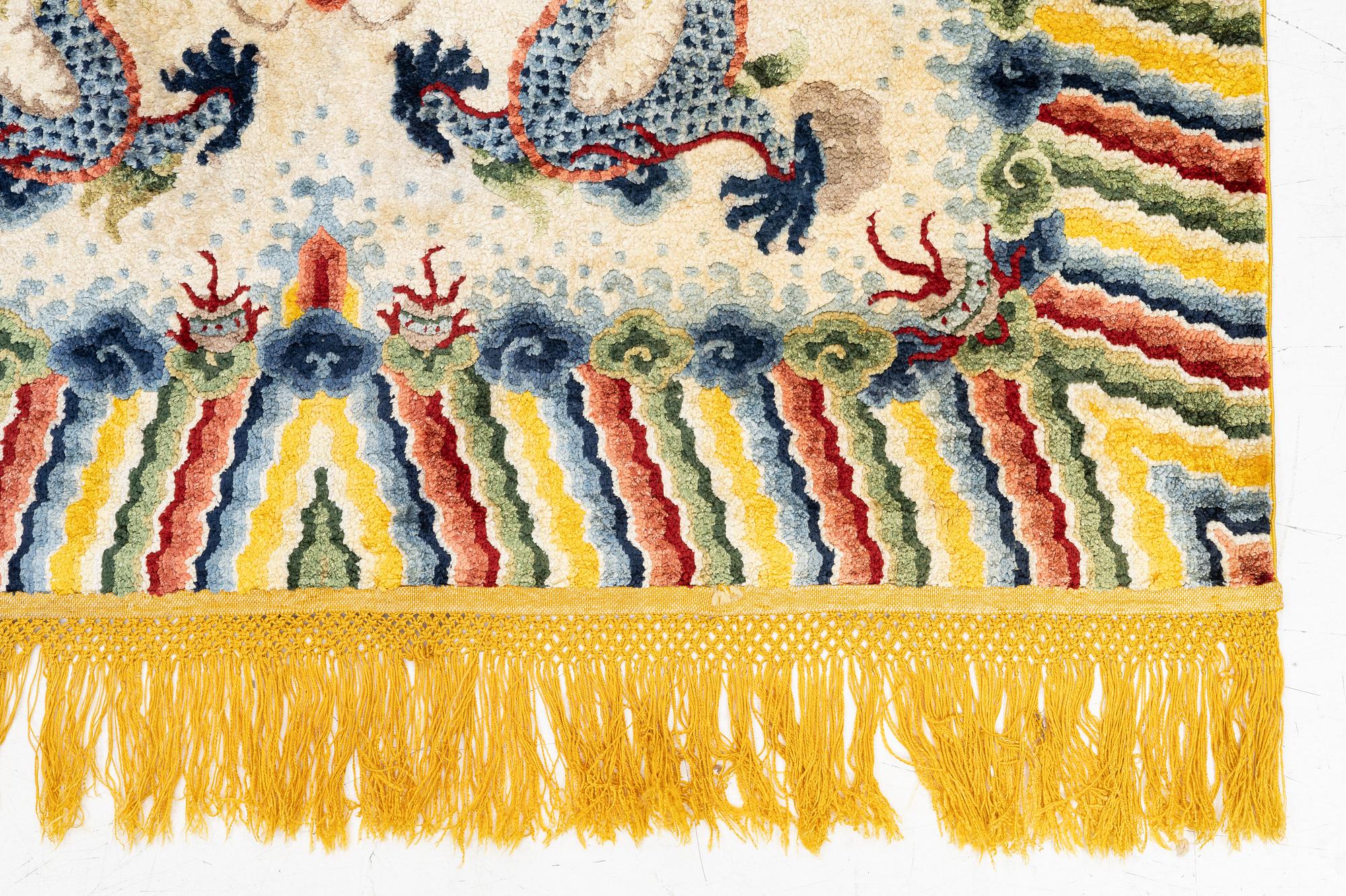 Matta semiantik silke Kina, ca 185 x 122 cm.