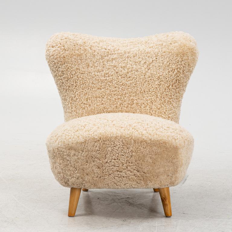 A Swedish Modern lounge chair, mid 20th century.