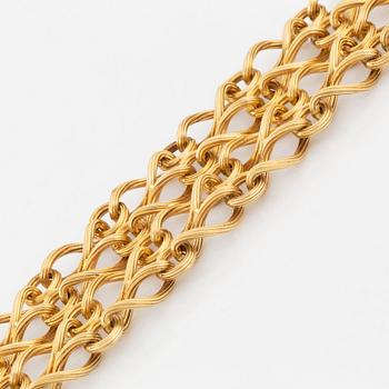 An 18K gold choker-necklace.