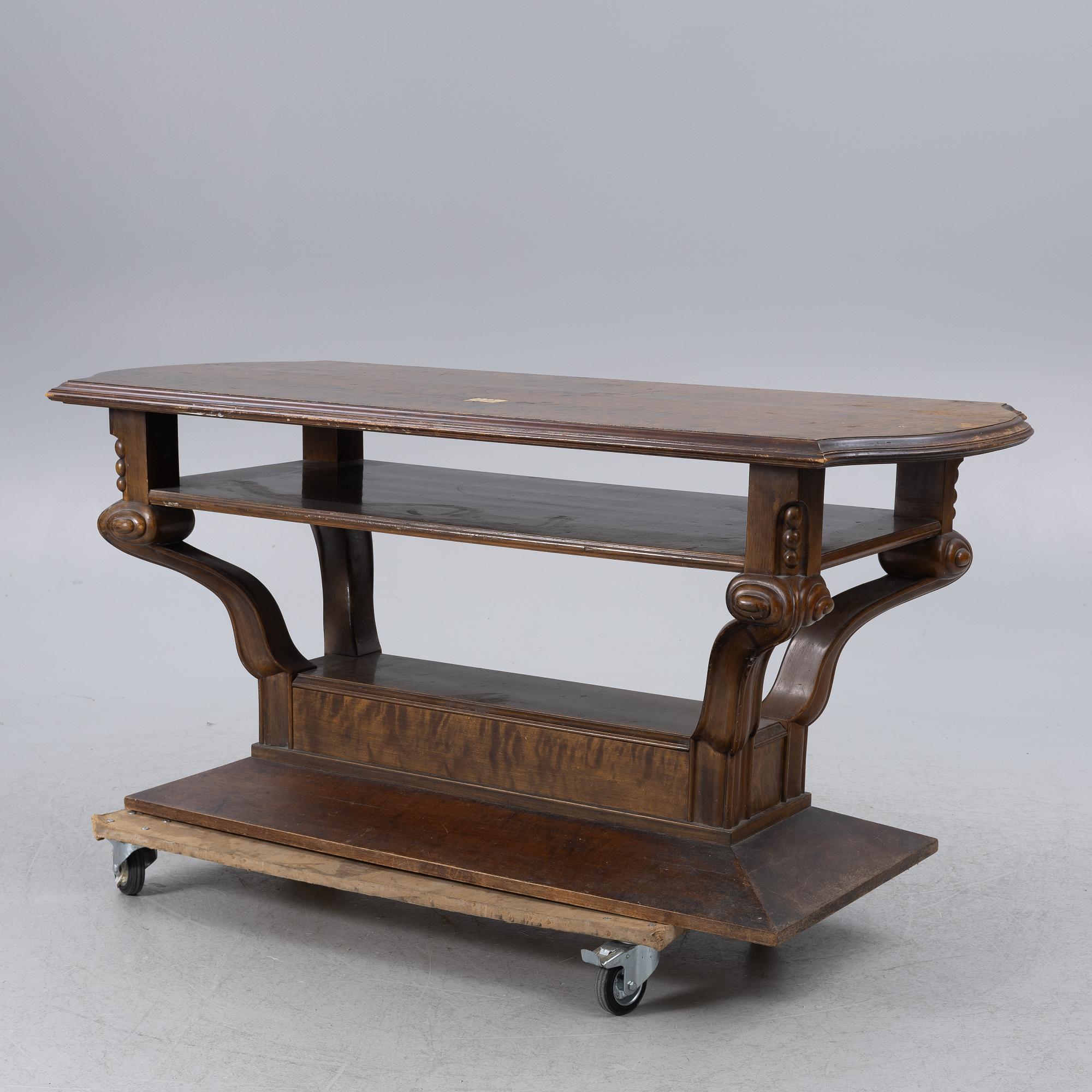 Biblioteksbord 1900-talets första hälft.