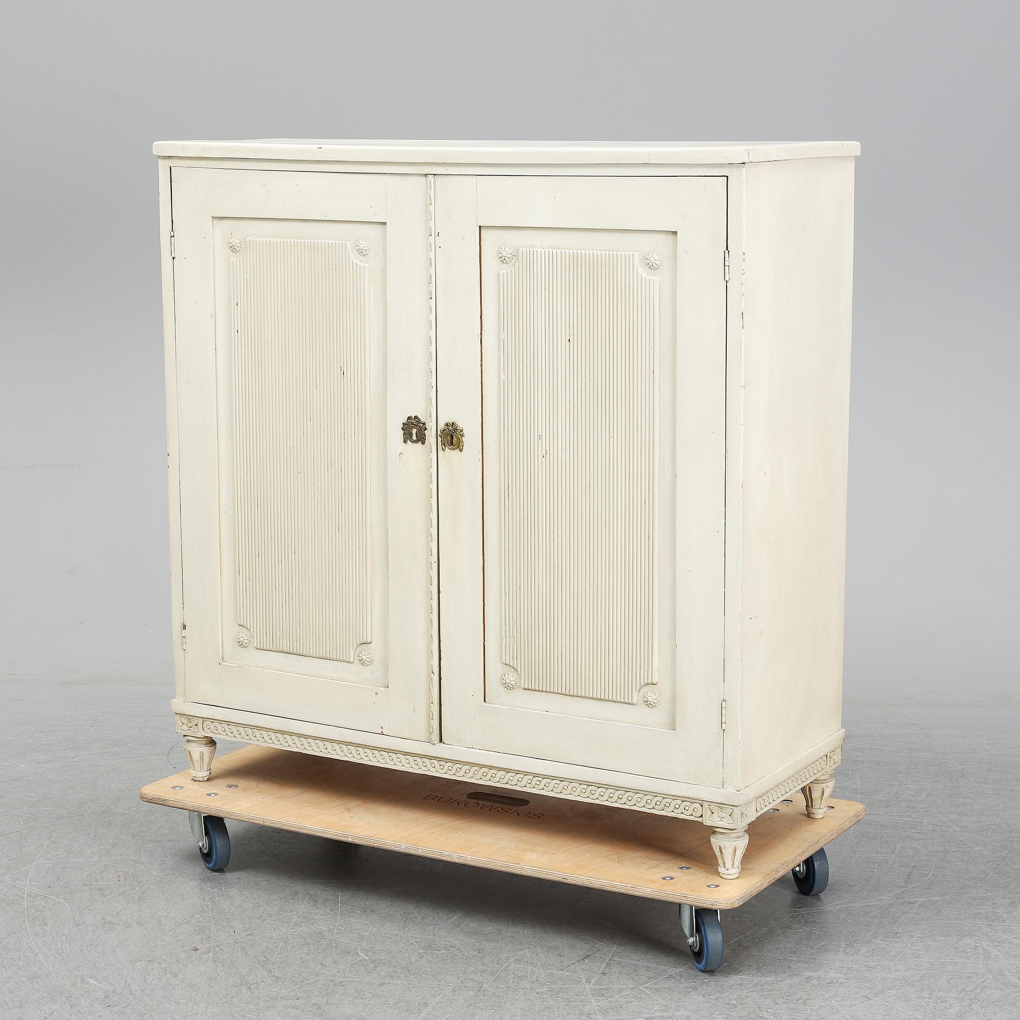 A painted Gustavian sideboard, early 19th Century.