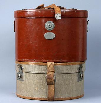 HATTASKAR, 2 st, 1900-talets första kvartal.