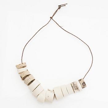 Kyllikki Salmenhaara, a stoneware necklace,unsigned.
