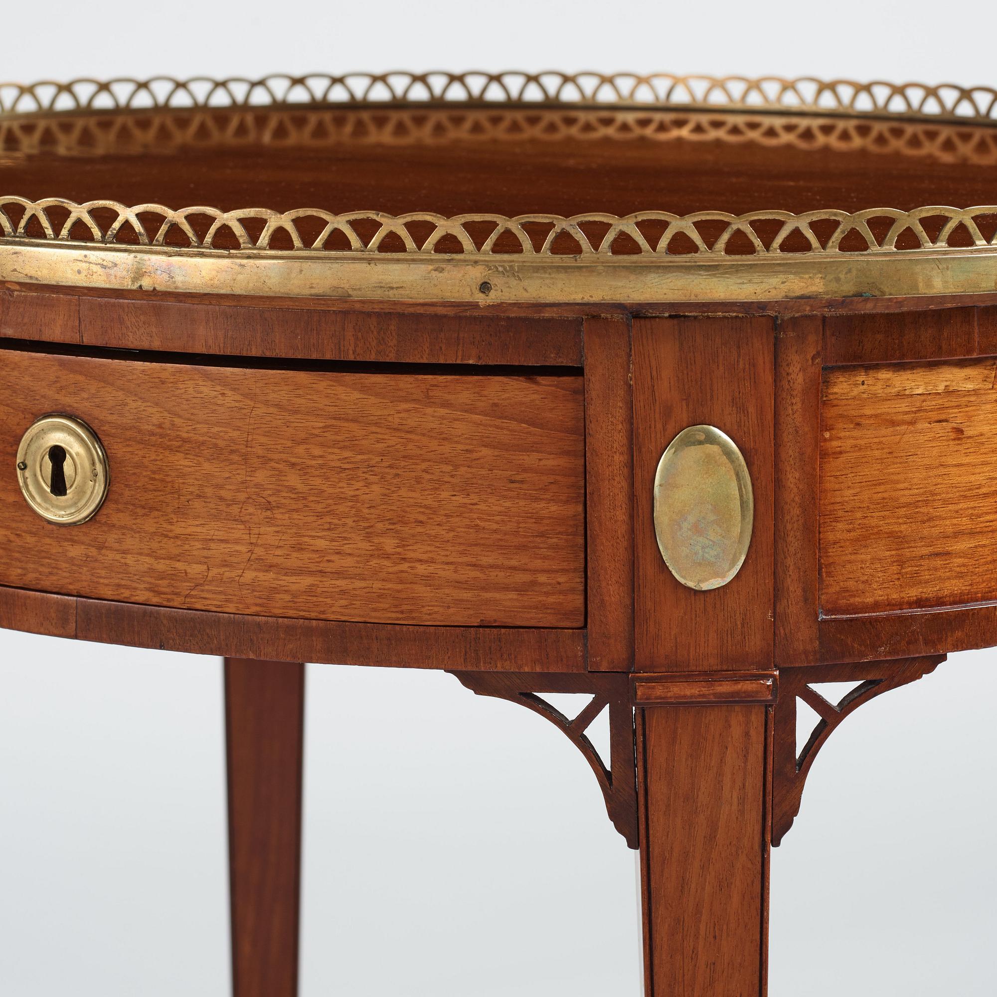 Bord, tillskrivet Gottlieb Iwersson (mästare i Stockholm 1778-1813), Sengustavianskt.