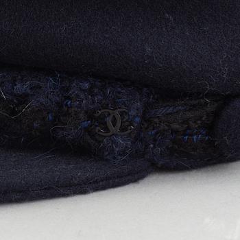 Chanel, a wool hat, size S.