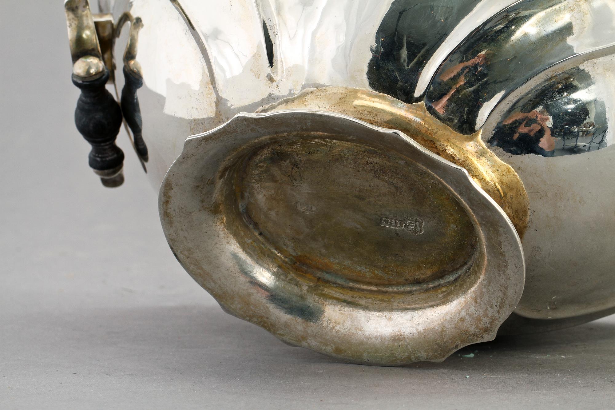 SKÅL, silver, otydliga utländska stämplar. 1900-talets första hälft. Tot vikt 420 gram.
