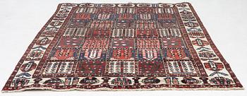 An oriental carpet, c. 290 x 200 cm.