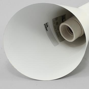 VÄGGLAMPA, "Aj-lampan", Arne Jacobsen, Louis Poulsen, Danmark, formgiven 1959.