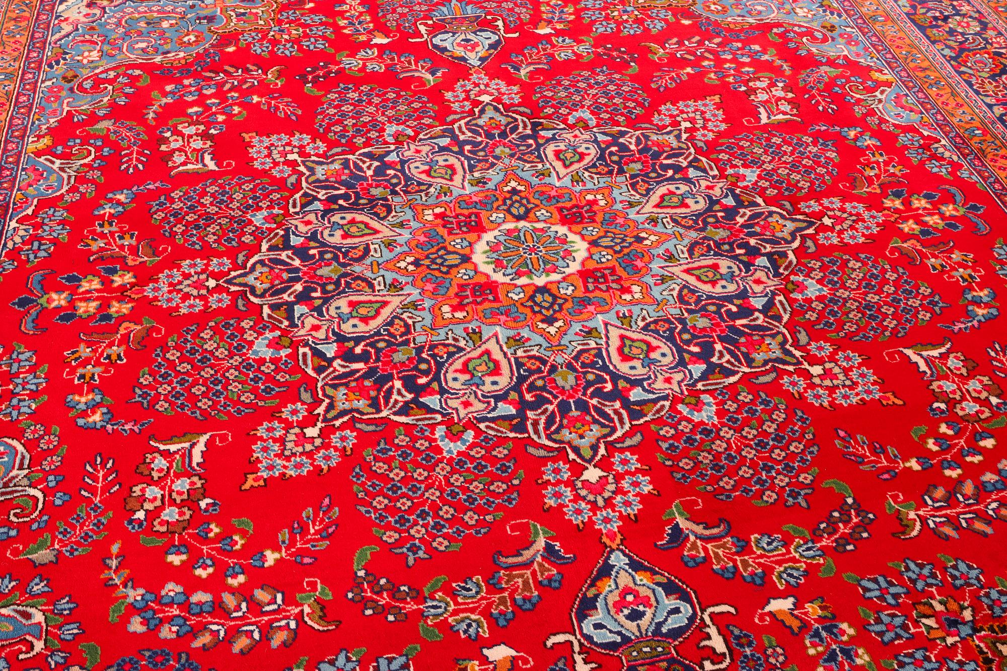 A Najafabad carpet, c. 390 x 302 cm.