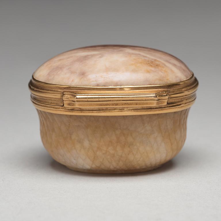 DOSA, agat och guld, 1700-talets andra hälft.