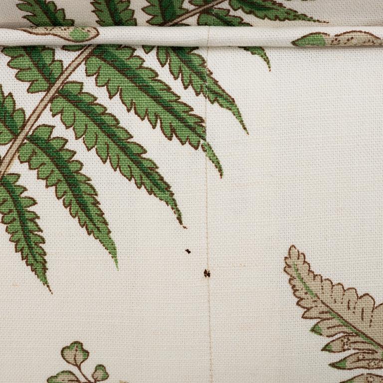 Josef Frank, a model 703 sofa, Firma Svenskt Tenn.