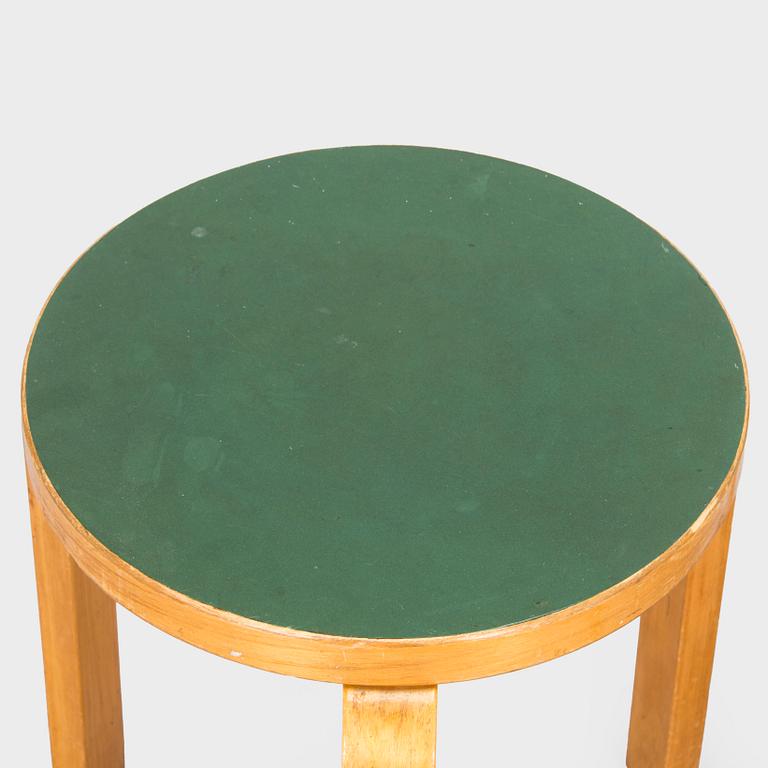 Alvar Aalto, jakkaroita 3 kpl, malli 60, 1900-luvun puoliväli.