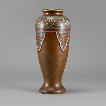 VAS, cloissoné, Kina, 1900-talets början.