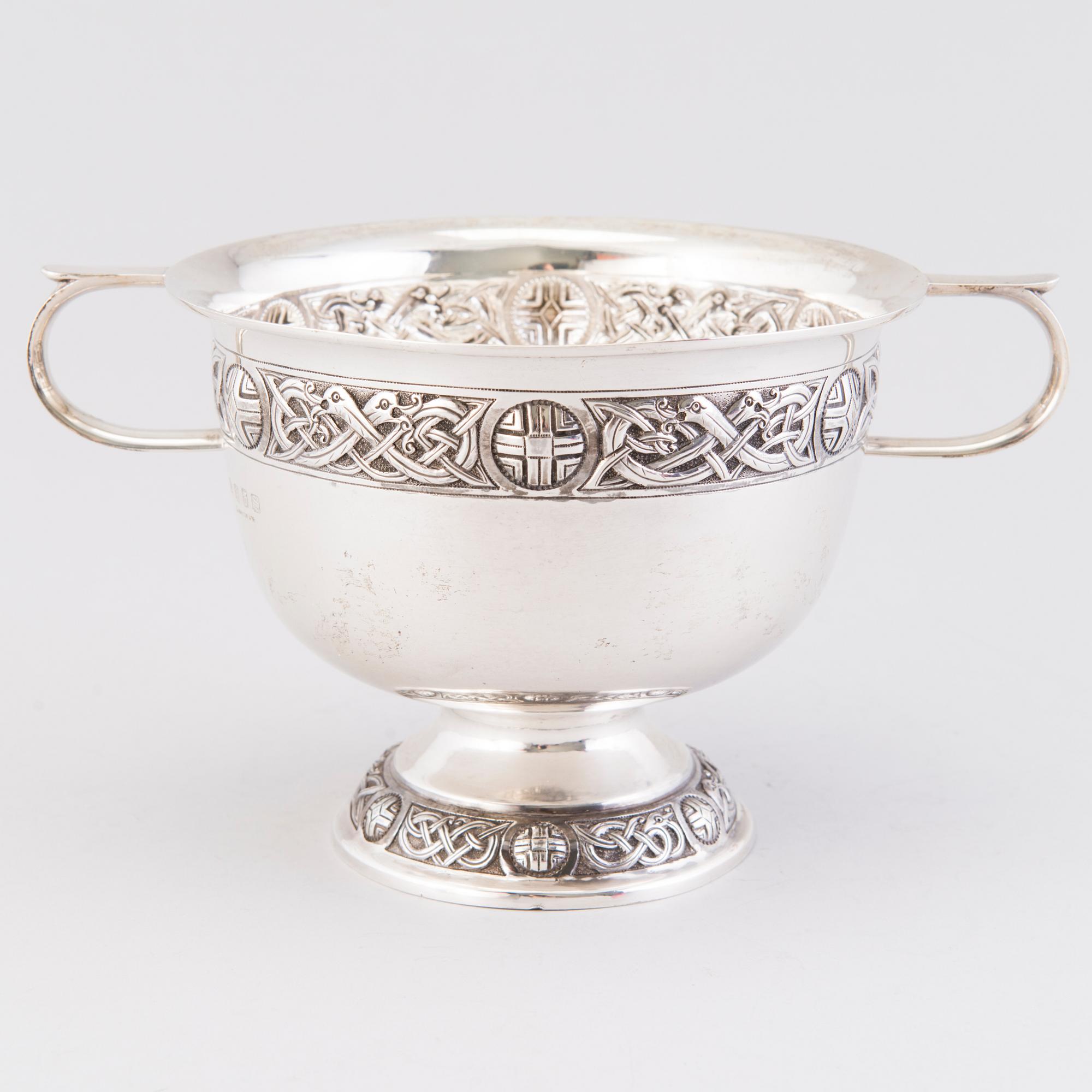 A footed silver bowl, mark of Edmond Johnson, E. Johnson Ltd, Dublin Ireland 1913.