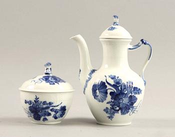 PARTI PORSLIN, 4 delar, "Blå blomst", Royal Copenhagen.