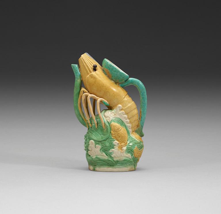 A bisquit langouste wine ewer, Ming dynasty, Wanli (1368-1644).