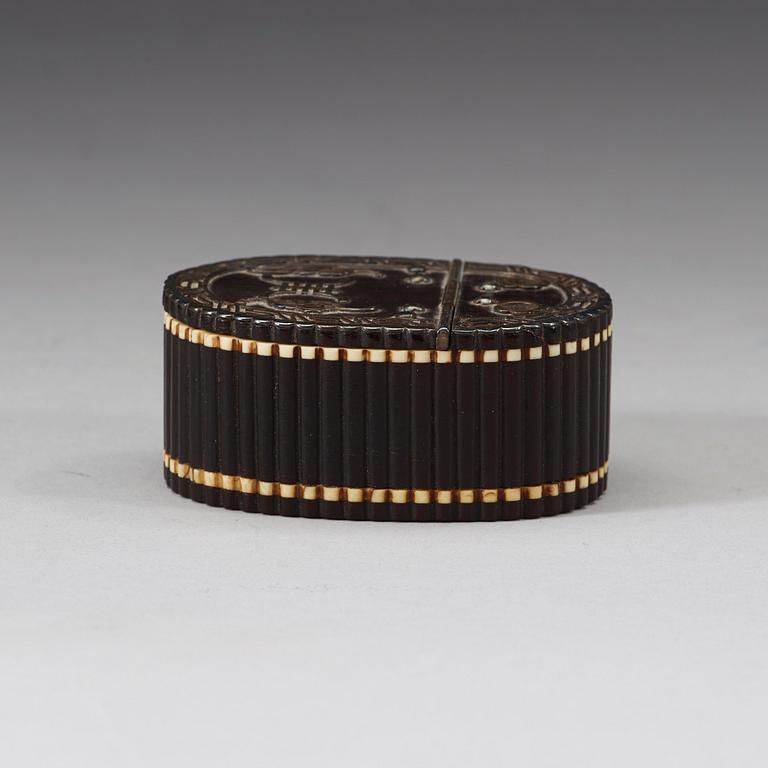 SNUSDOSA, hardwood. Qing dynasti, 1800-tal.