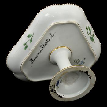 KAKFAT, porslin, Royal Copenhagen, "Flora Danica", 1900-tal.